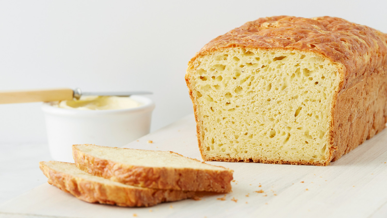 Белый хлеб во сне к чему снится. Сырный хлеб. Белый заливной хлеб. Заливной хлеб сырный. Хлеб с сыром.
