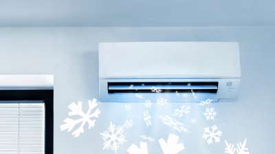 Air-Conditioner-Blowing-Cold-Air-000051120540_Large.jpg